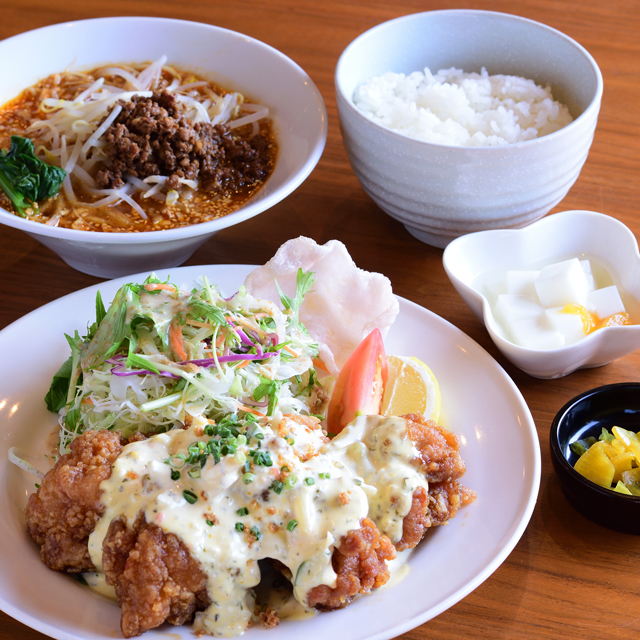 たっぷりおかずと 担々麺と ワンデリ コスパ最高ランチ 担担 中華料理 霧島市 かごぶら