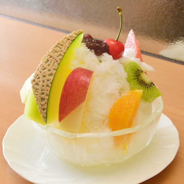果物屋が選んだ旬の味を ふんわり氷とともに ワンデリ しろくま フルーツパーラー Tawawa フルーツ ジュース 霧島市 かごぶら
