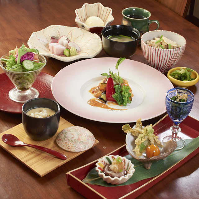 和洋どちらも楽しめる進化系割烹 ワンデリ お祝いランチ くずし割烹あらたや 割烹 会席 懐石料理 谷山 かごぶら
